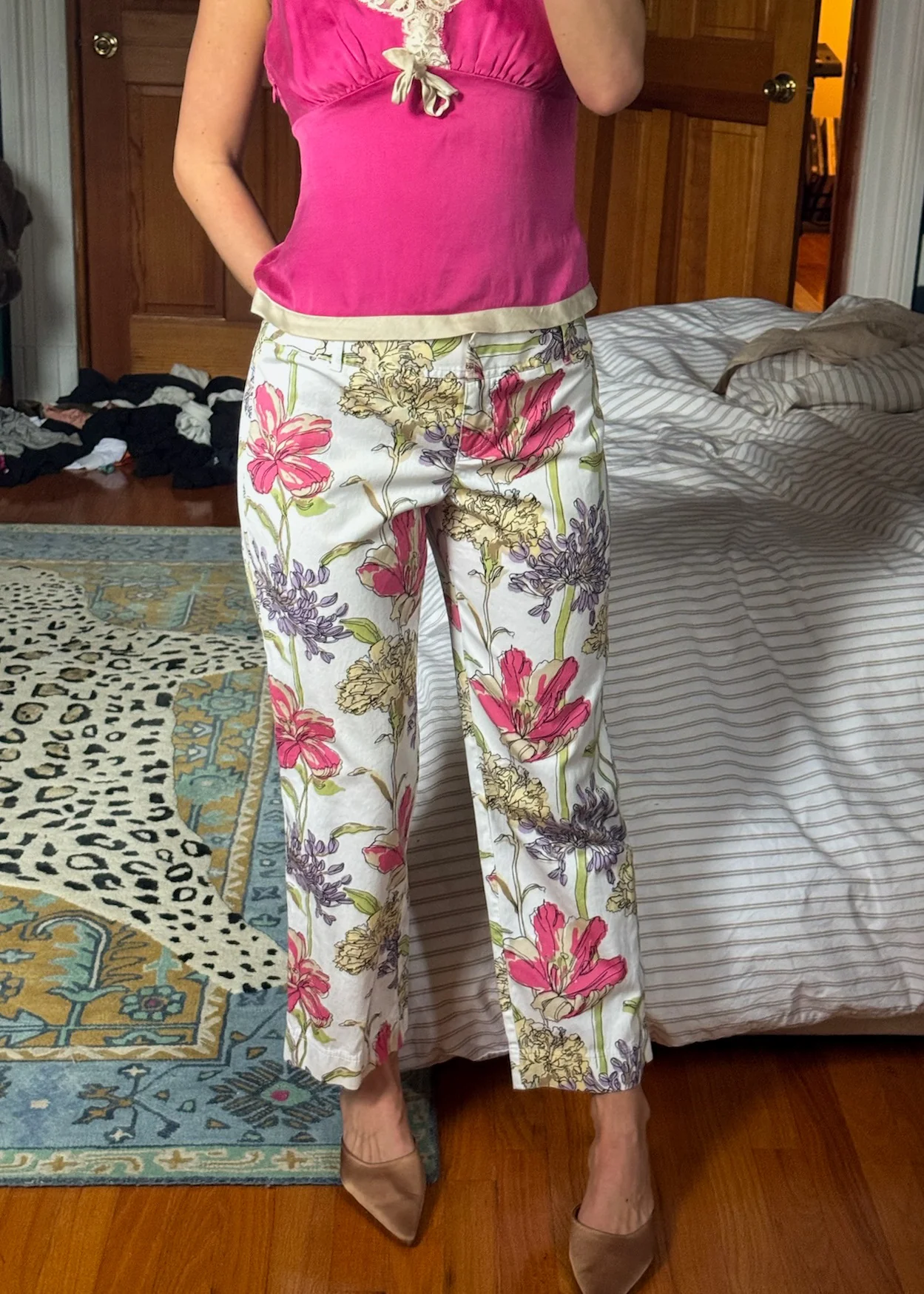 ann taylor | 2000s floral print low-rise pants by Honeybear Vintage