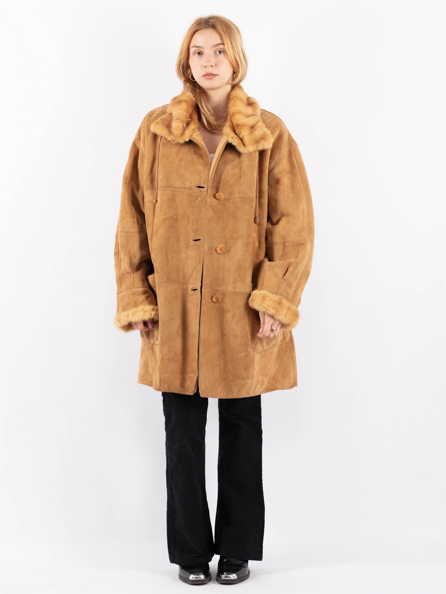 Vintage 90's Women Sheepskin Coat in Beige by Northern Grip