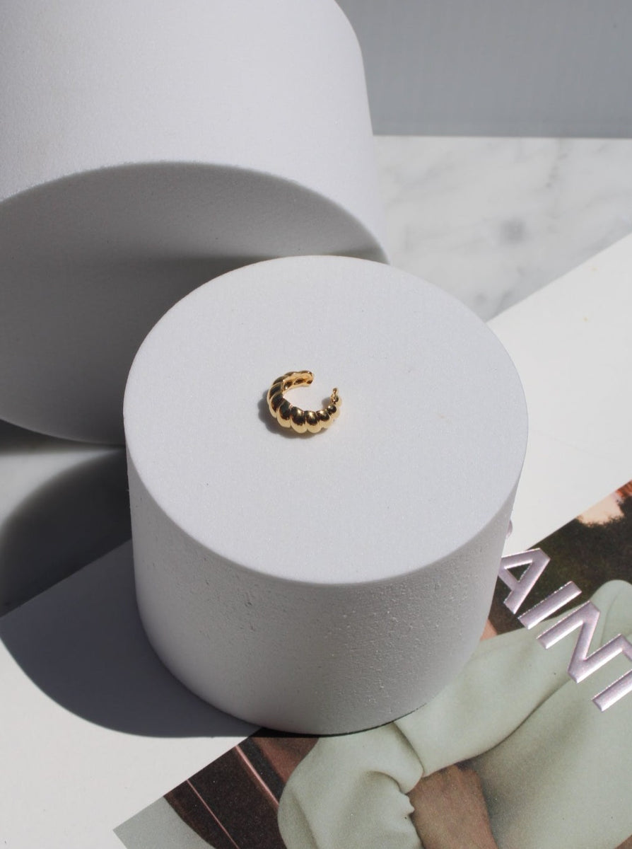 HARPER EAR CUFF IN GOLD by RAËLIV