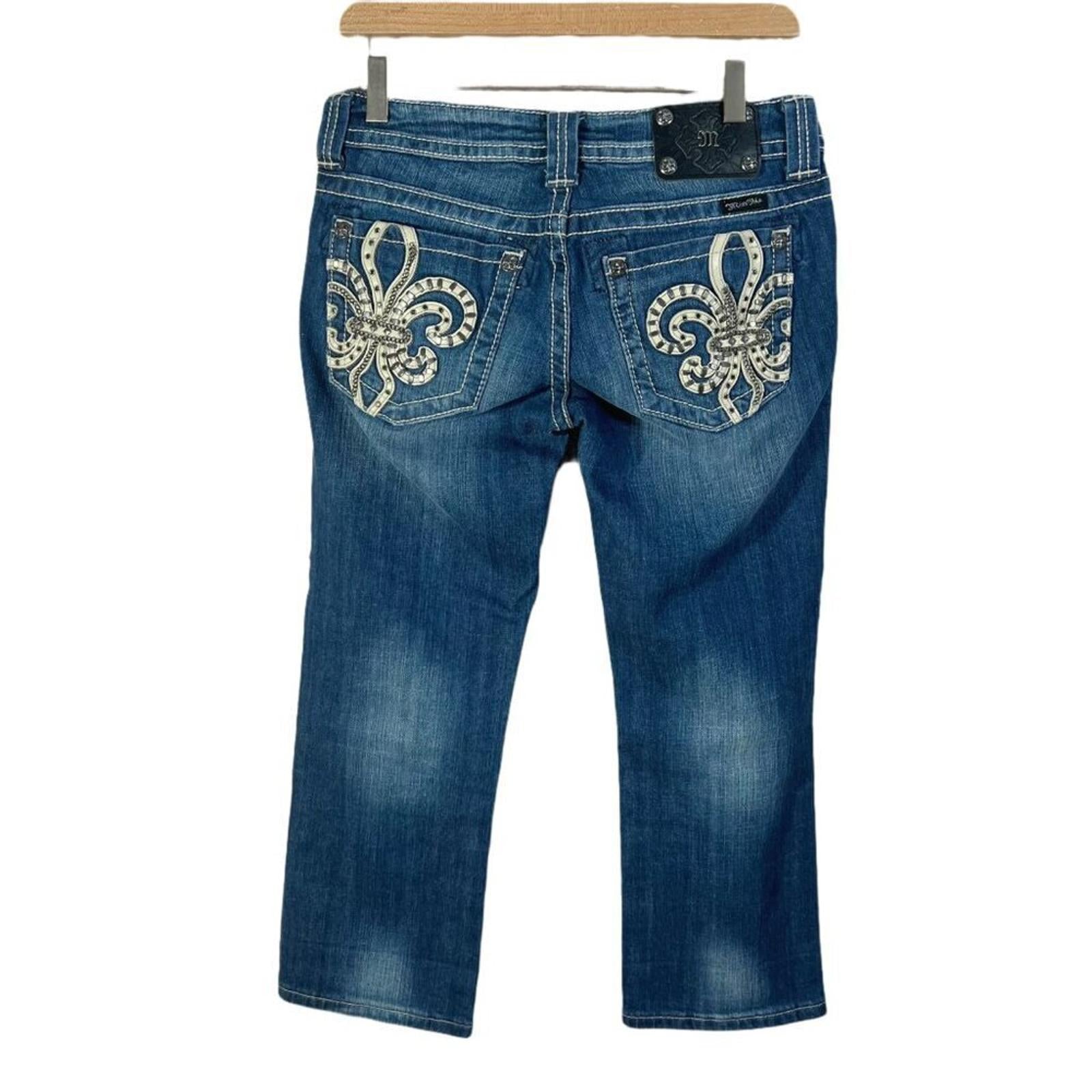 Miss Me Fleur De Lis Embellished Cropped Jeans Capri Women's Size 28 by Hot Girl Secondhand