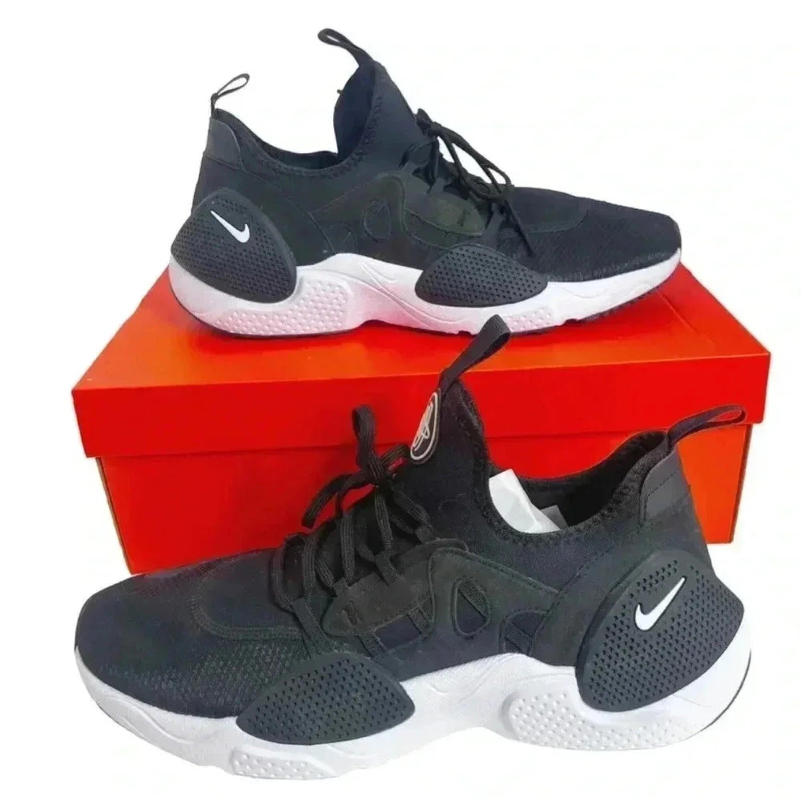 Nike Varsity Compete TR 2 Sneakers Black and White Men's Size 14 by Hot Girl Secondhand
