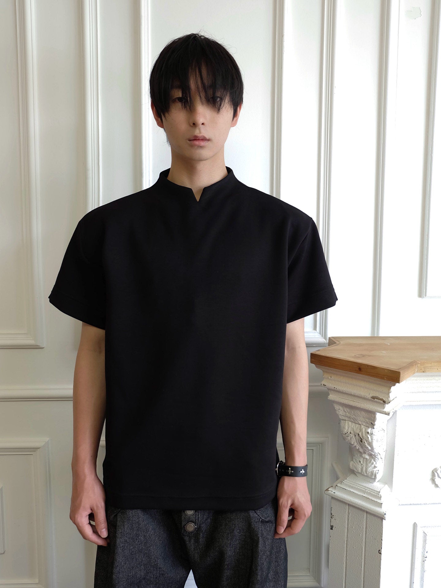 Off/Sc Air Space Cotton Stand V-Neck Tee by OFFCULTURE