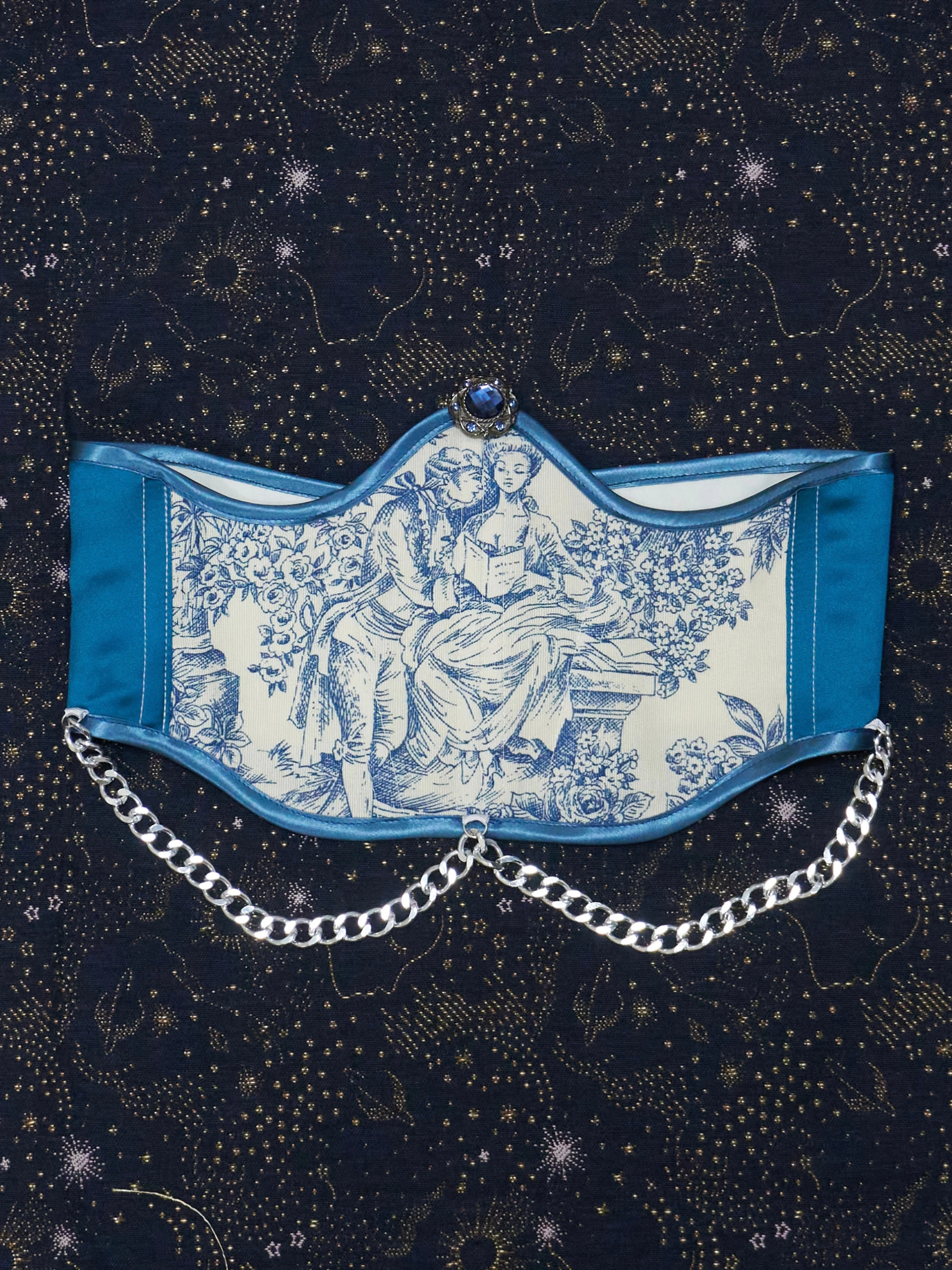 Historic underbust corset by Emjota Studio