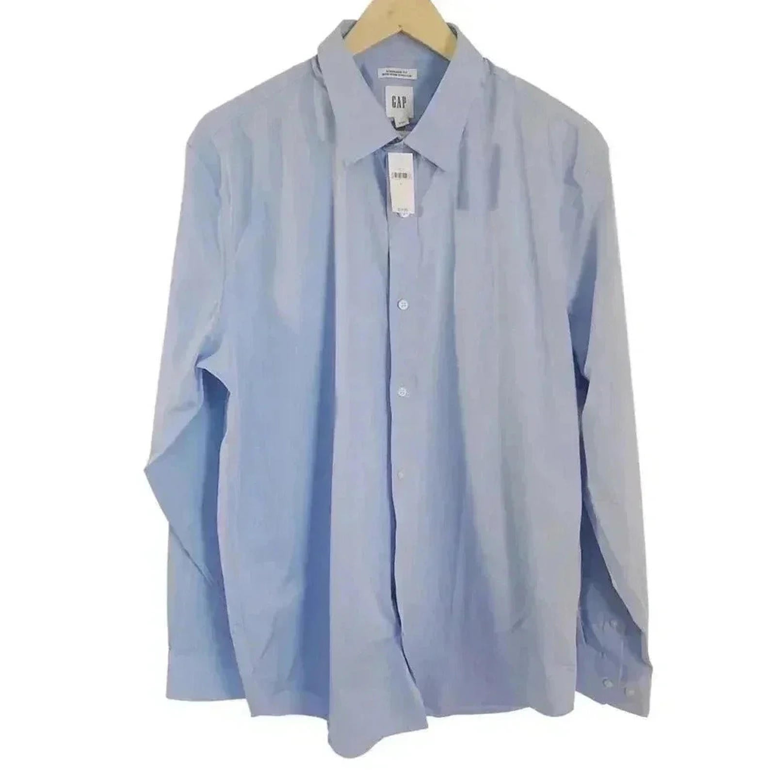 NWT GAP Men's Light Blue Long Sleeved Button Down Business Casual Offi by Hot Girl Secondhand