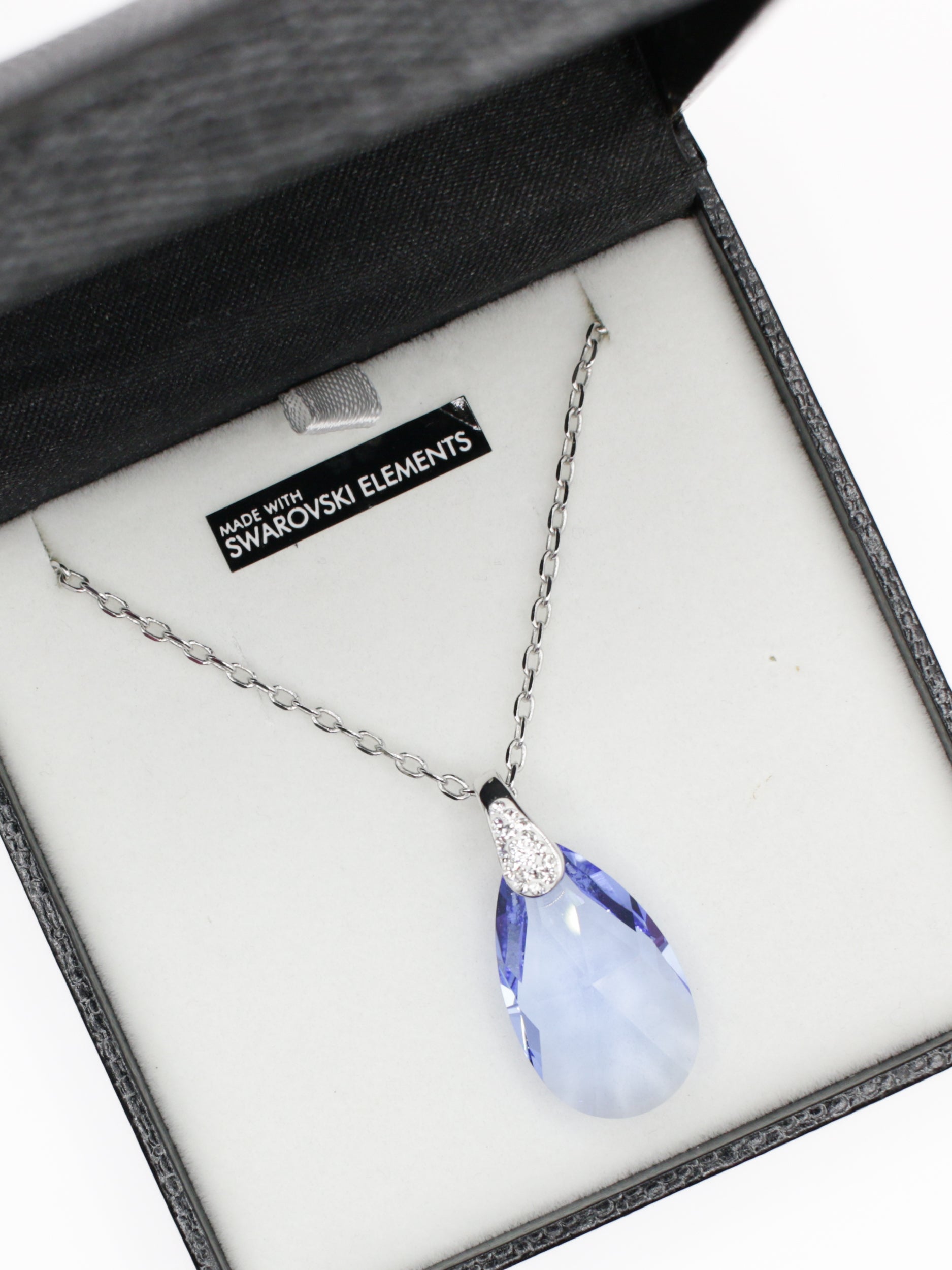 Vintage Silver Tone Rope Link Crystal Medallion Pendant Necklace by Northern Grip
