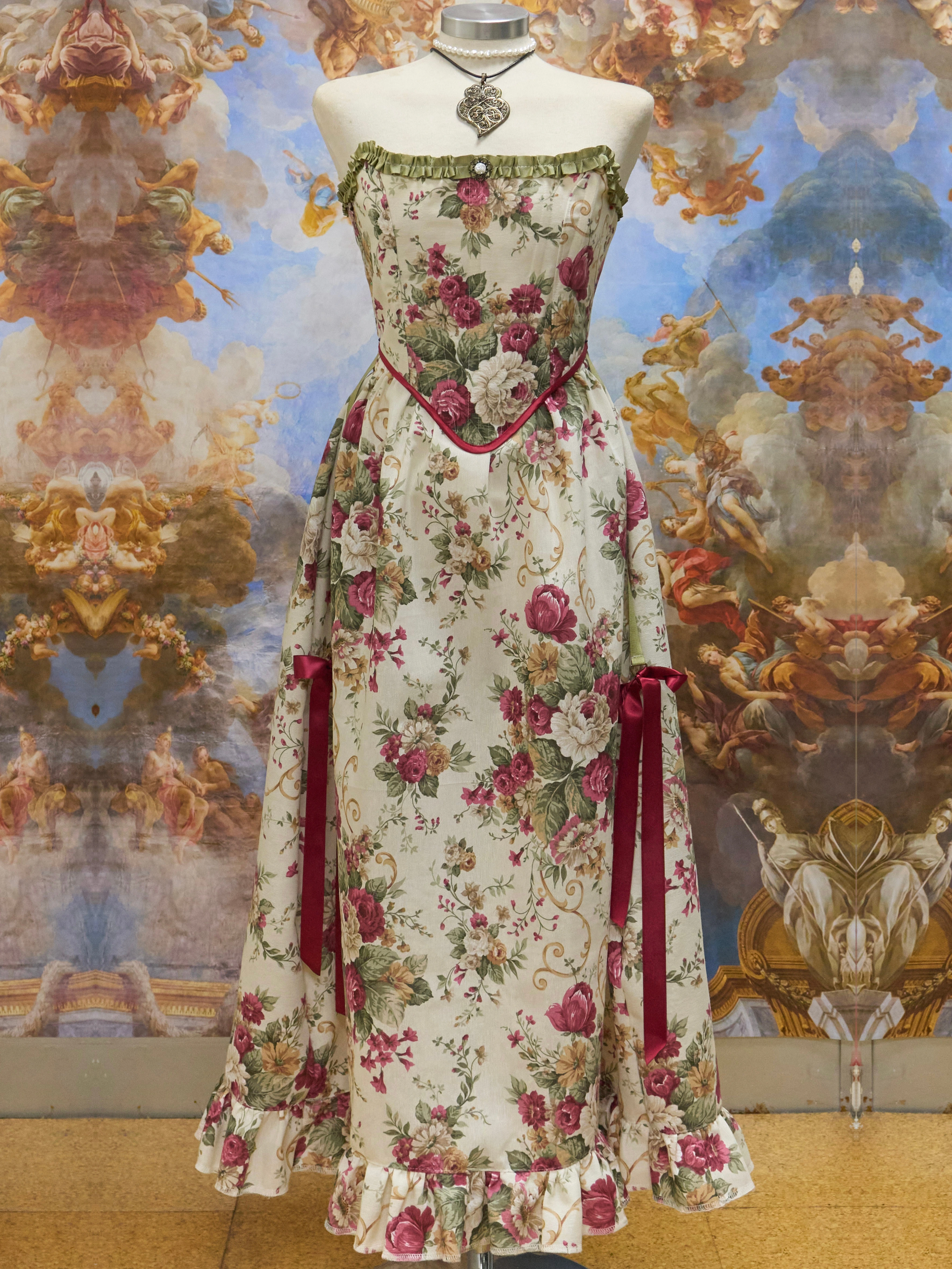 Vintage corset set by Emjota Studio