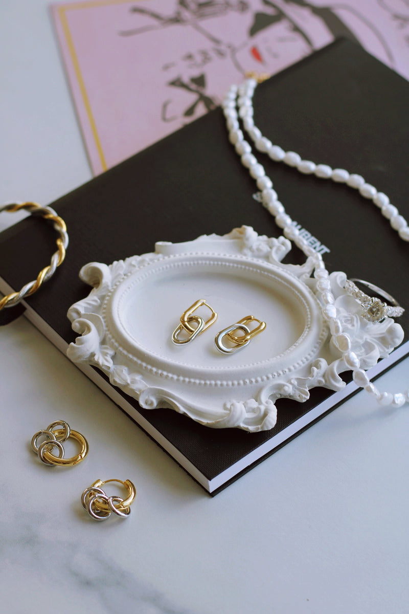 IVY INTERLOCKING MINI HOOPS (WATERPROOF & 18K GOLD & WHITE GOLD PLATED by RAËLIV