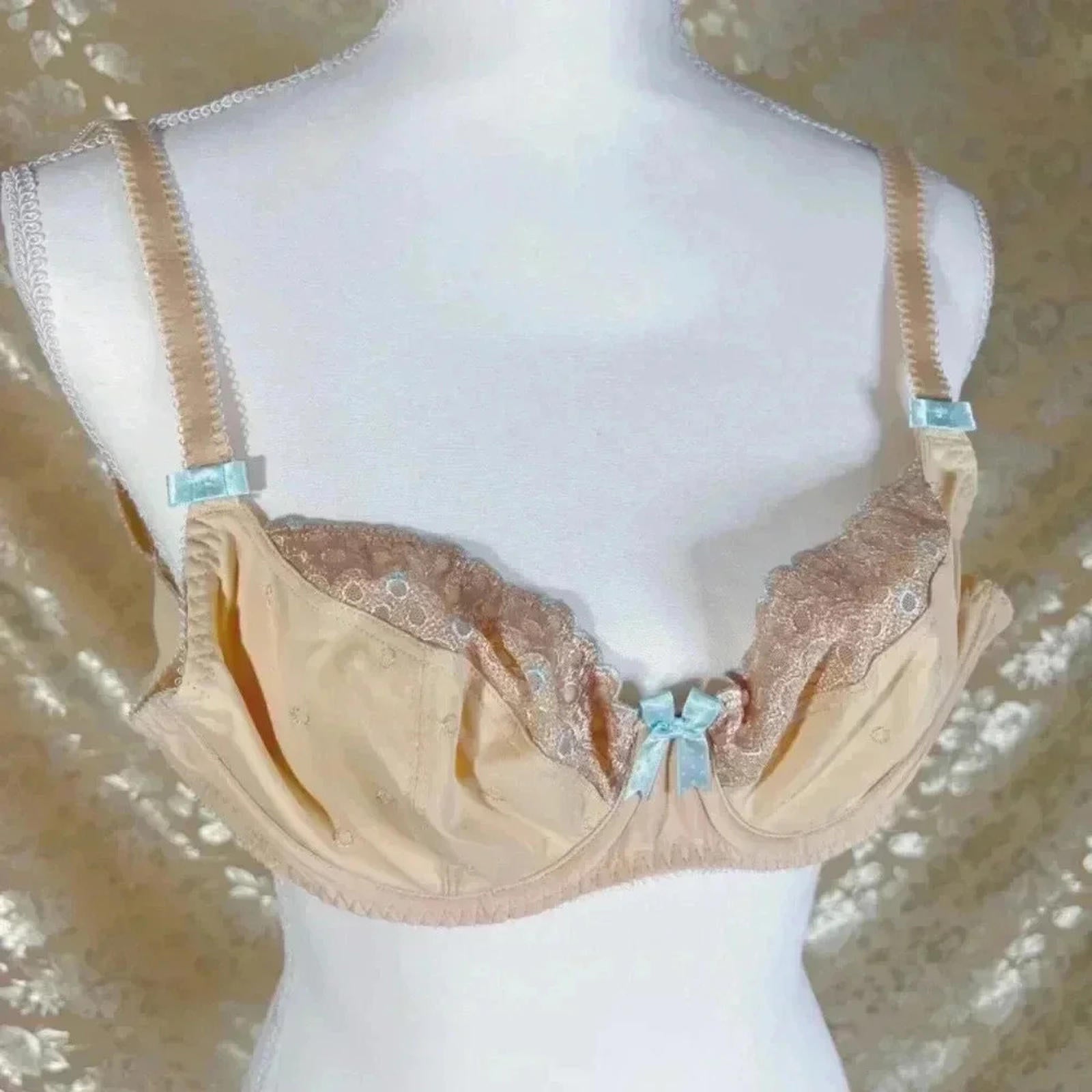 NWT Freya Nude Unlined Bra Lace Blue Embroidered Details 32D by Hot Girl Secondhand