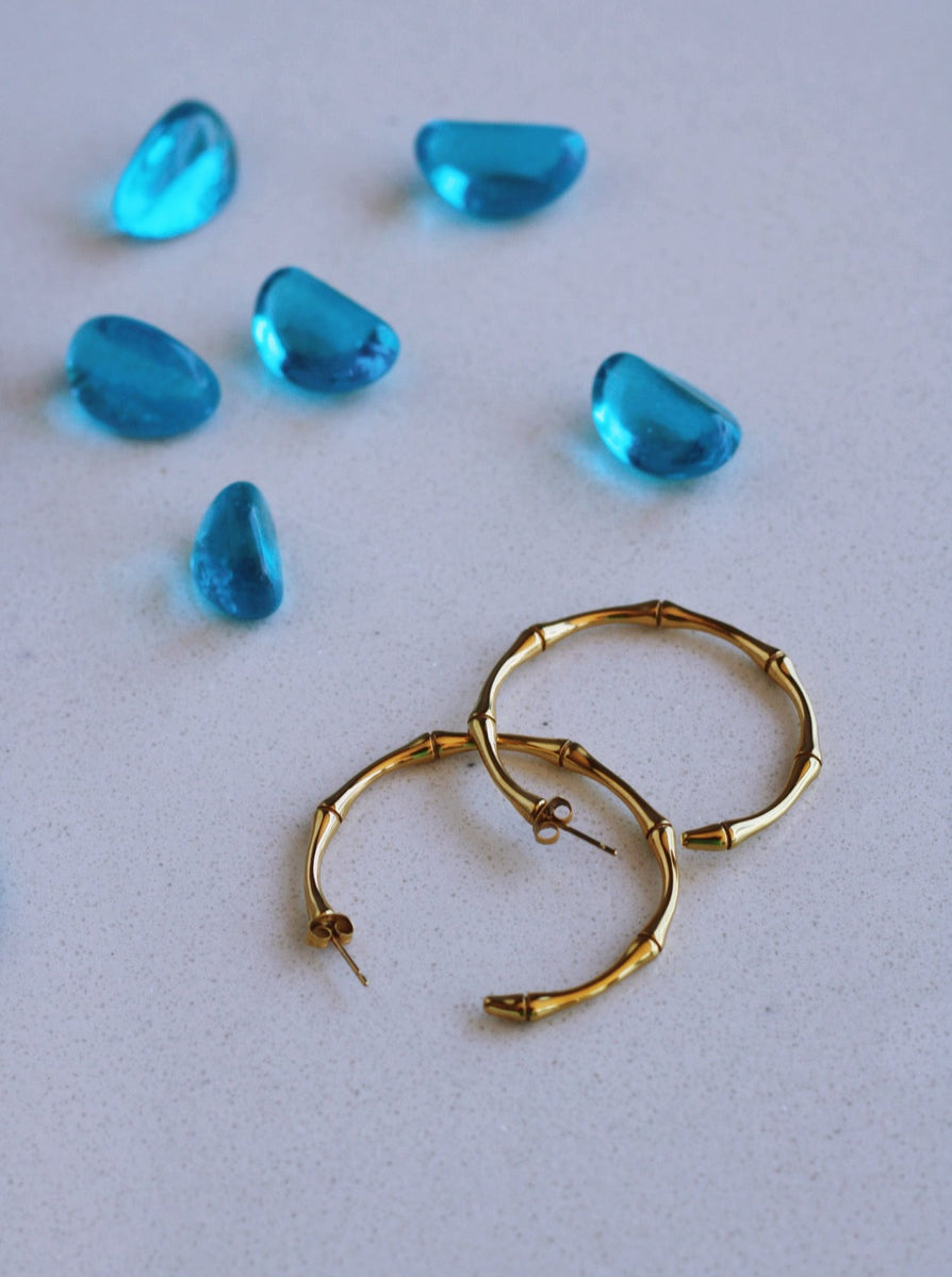 MORGAN BAMBOO HOOPS IN GOLD (WATERPROOF & 18K GOLD PLATED) by RAËLIV