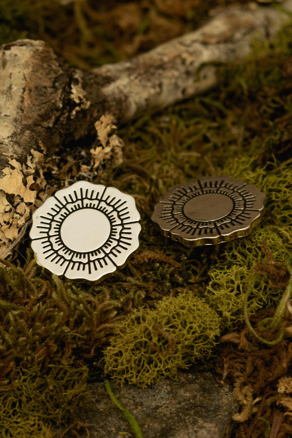 Floral Collar Clips by KATAKOMB